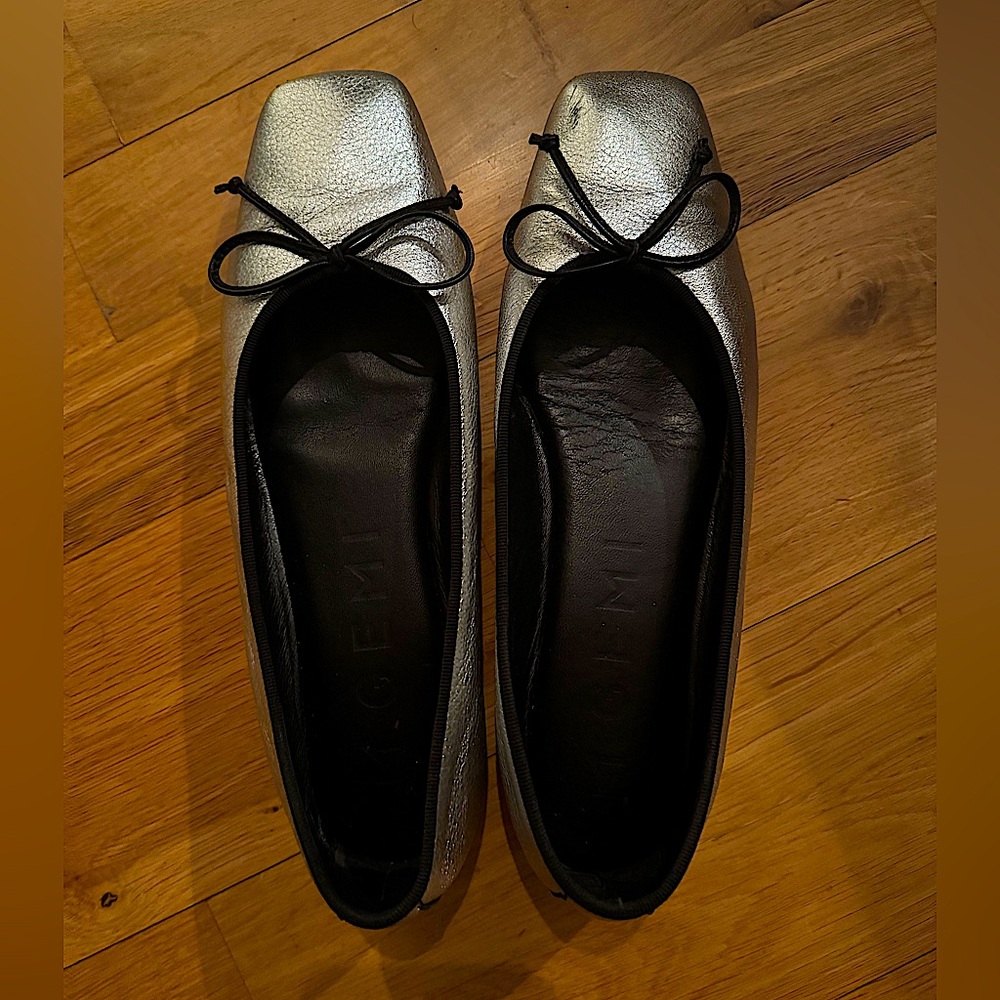 M gemi silver square toe flats 8.5